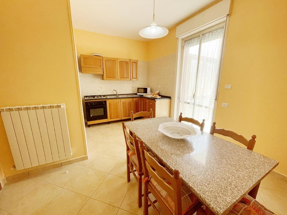 קסטלמרה די סטביה Flavia Apartment מראה חיצוני תמונה